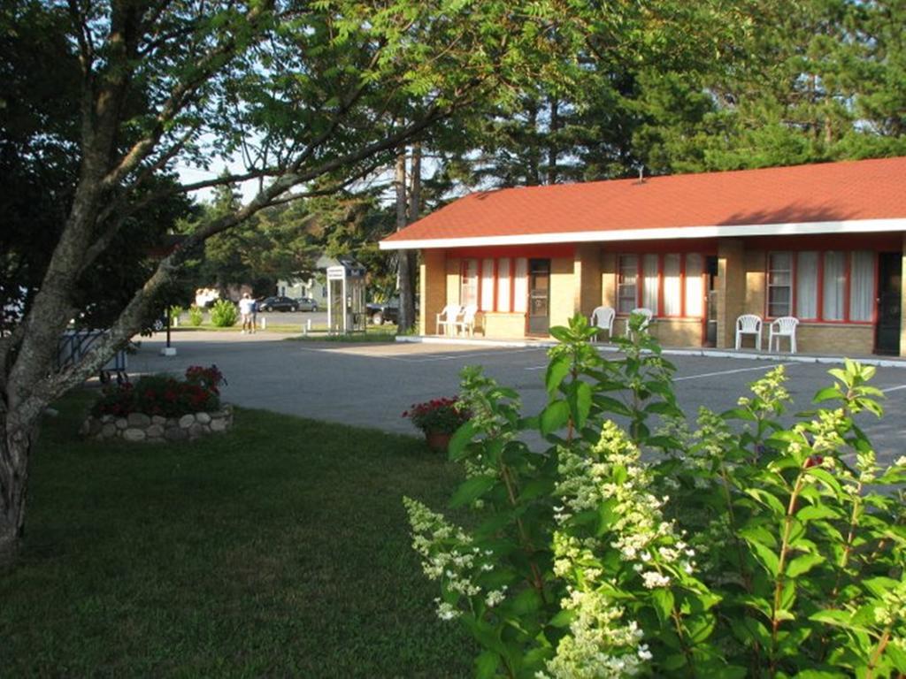 Iron Bridge Red Top Motor Inn المظهر الخارجي الصورة